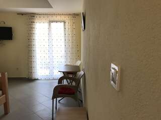 Апартаменты Studio Apartment Cudo Nevidjeno Karuč Апартаменты с видом на озеро-3